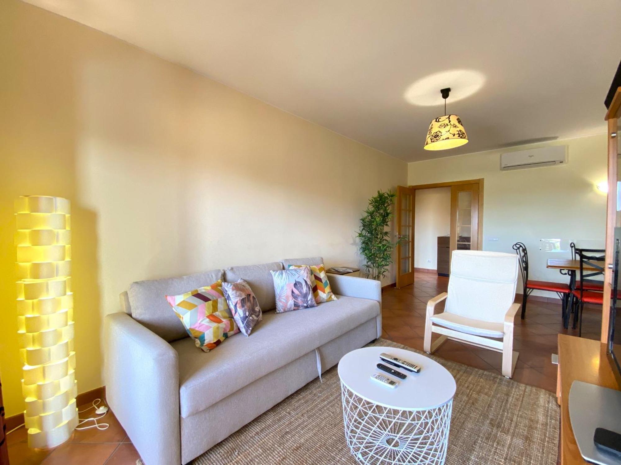 Apartment Sunny Style With Pool By Homing *
