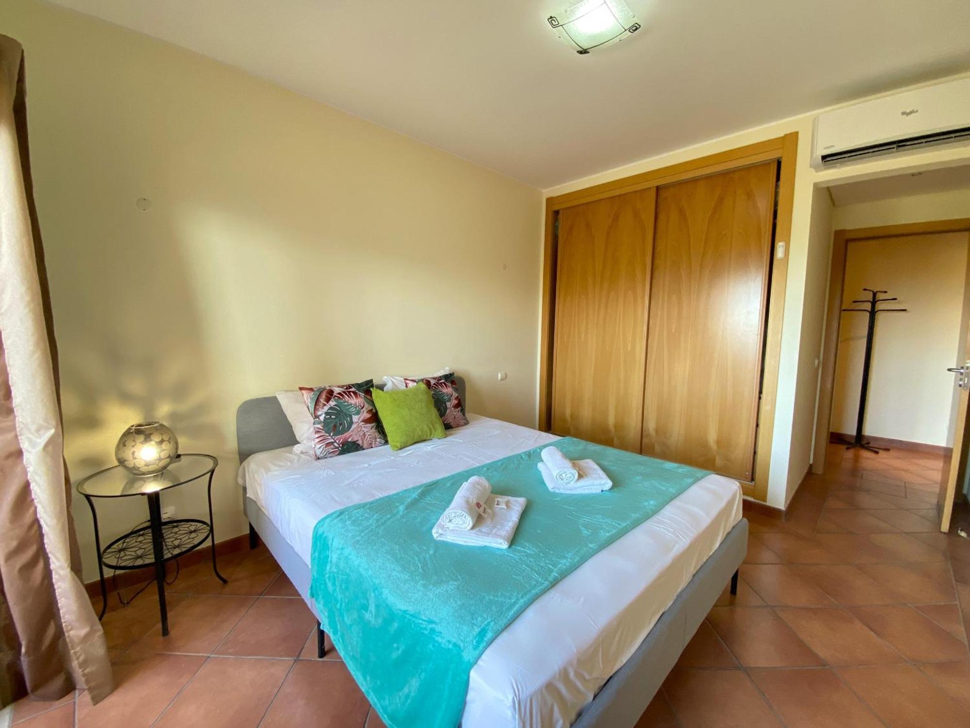 Apartment Sunny Style With Pool By Homing